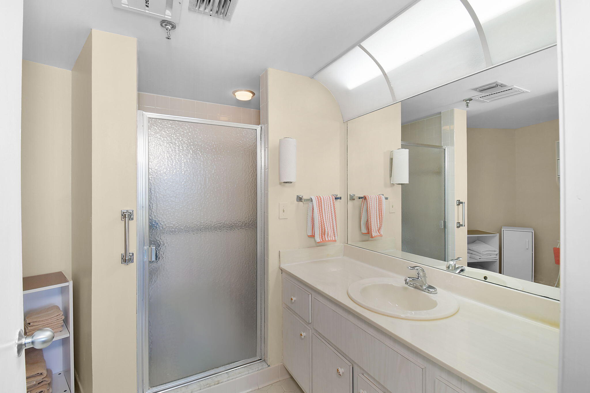SEA POINTE TOWERS OF FORT PIERCE, A CONDOMINIUM - Residential Lease