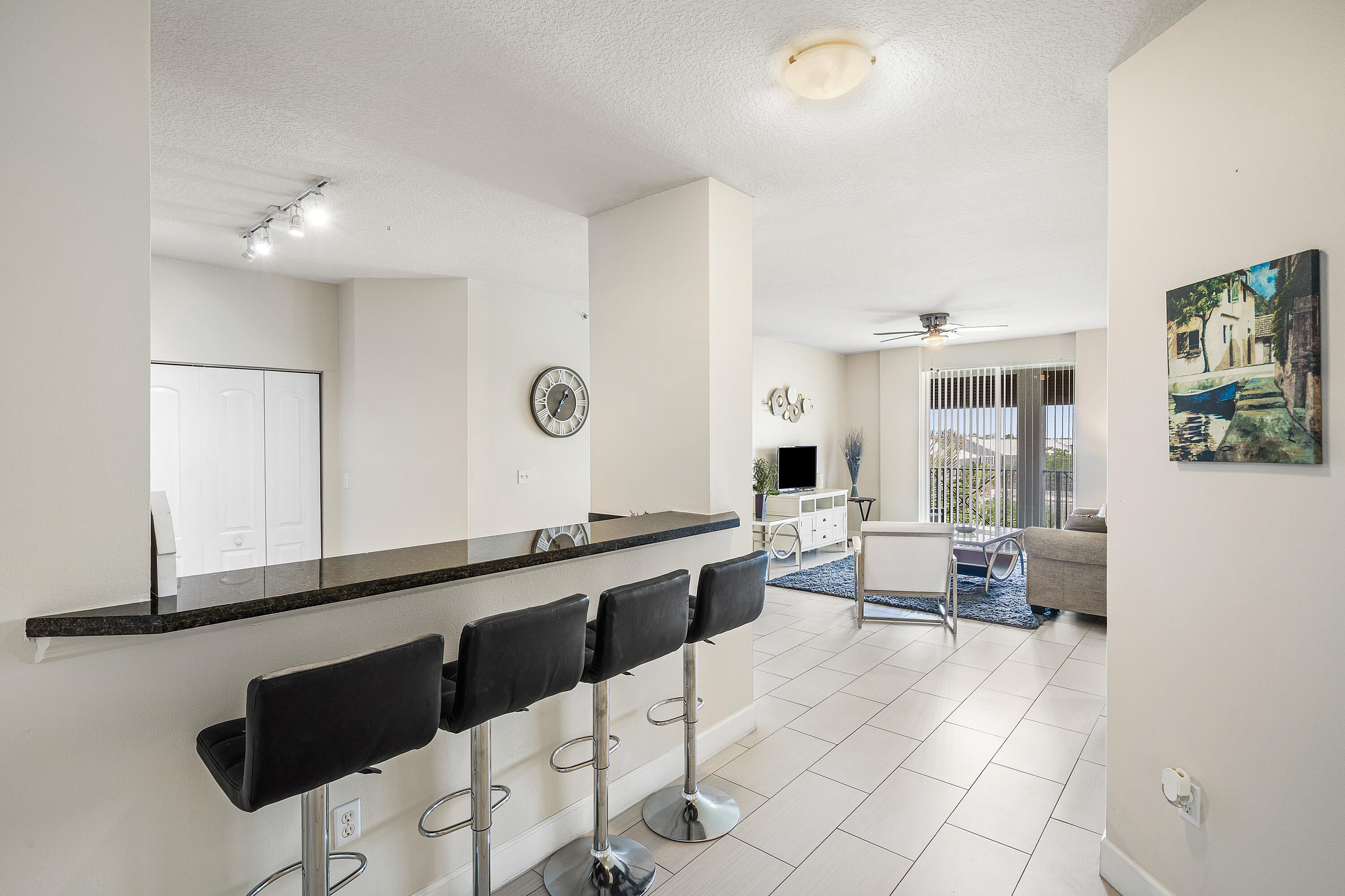 View photos, virtual tours, details... 255 NE 3rd Avenue 2503