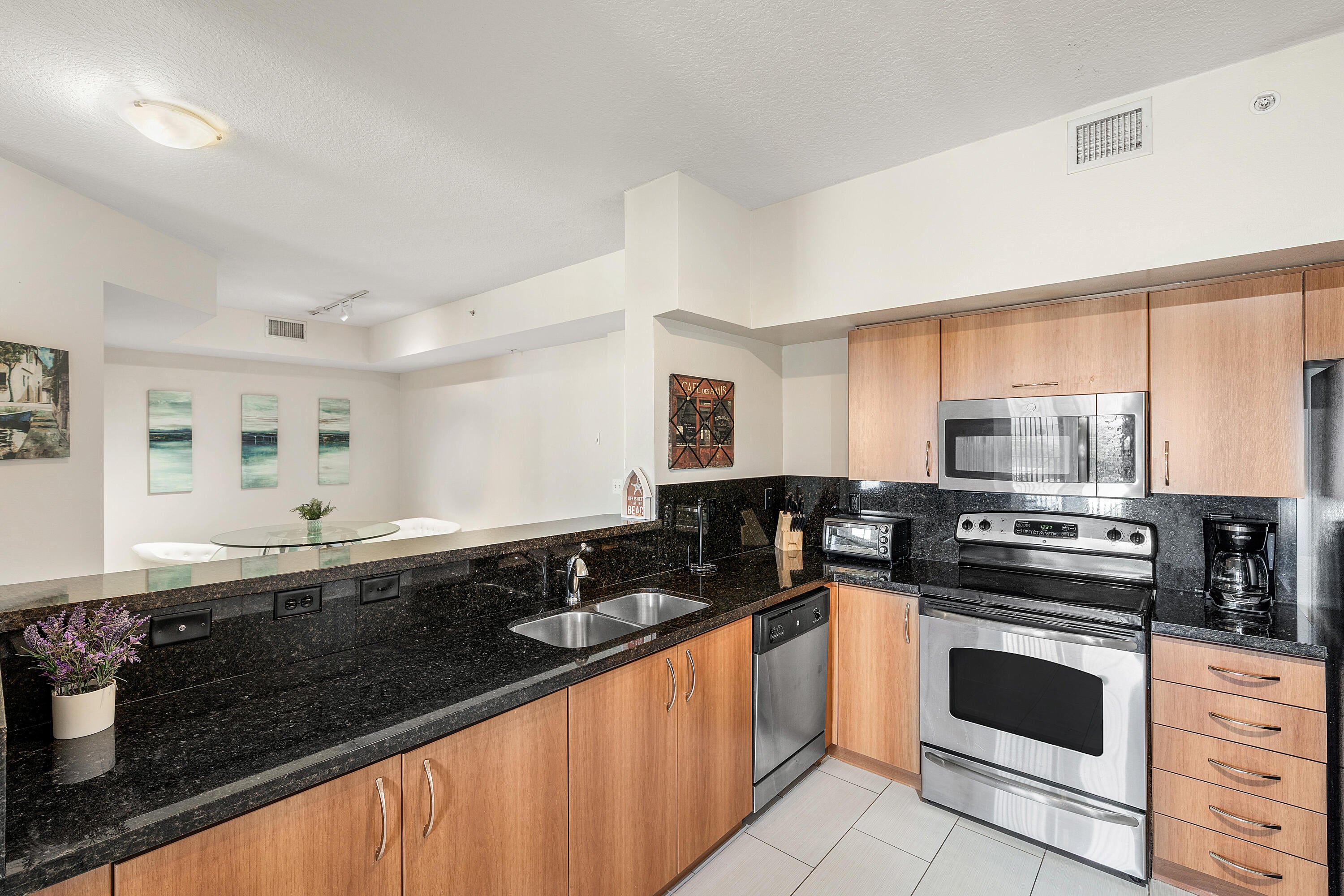 View photos, virtual tours, details... 255 NE 3rd Avenue 2503