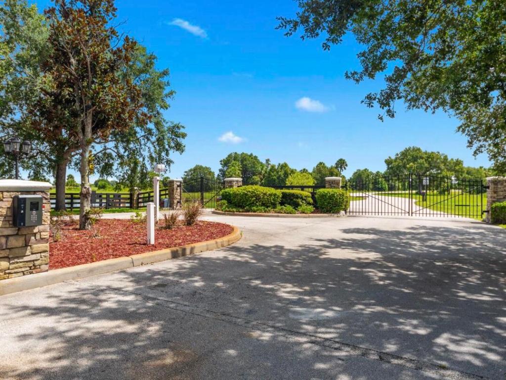 SHERMAN WOOD RANCHES - Land