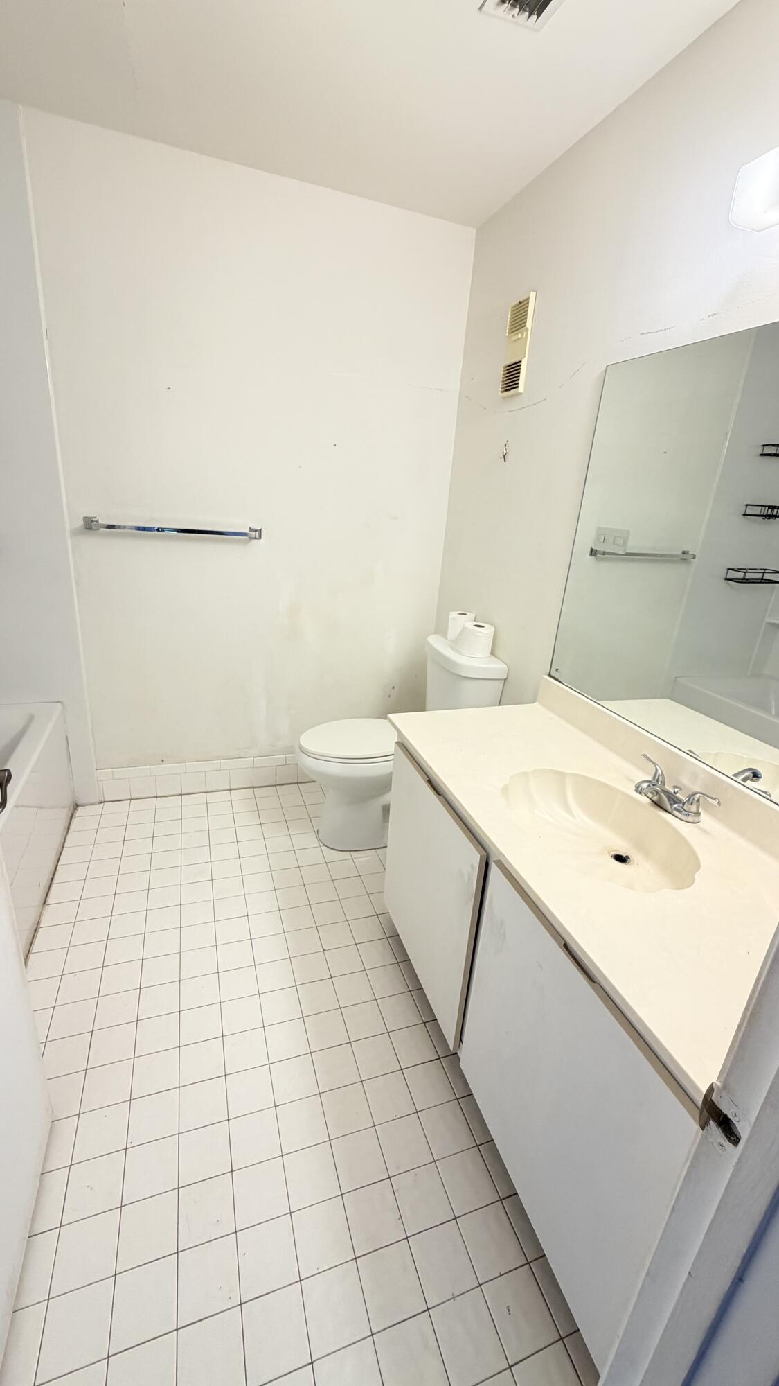 WOODGATE CONDOMINIUM 28 - Residential