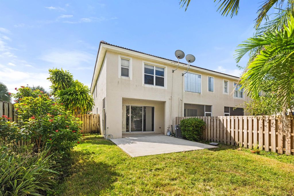 Photo of 9651 Lago Drive, Boynton Beach, FL 33437 (MLS # R11027339)
