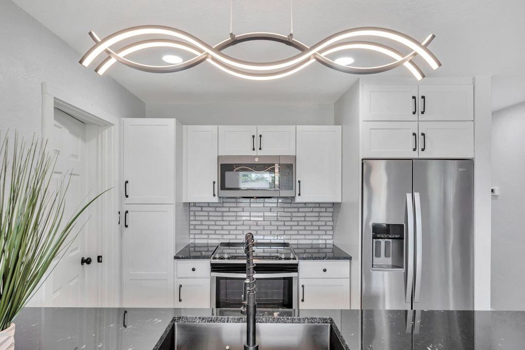 Photo of 1312 15th Street, Vero Beach, FL 32960 (MLS # F10431541)