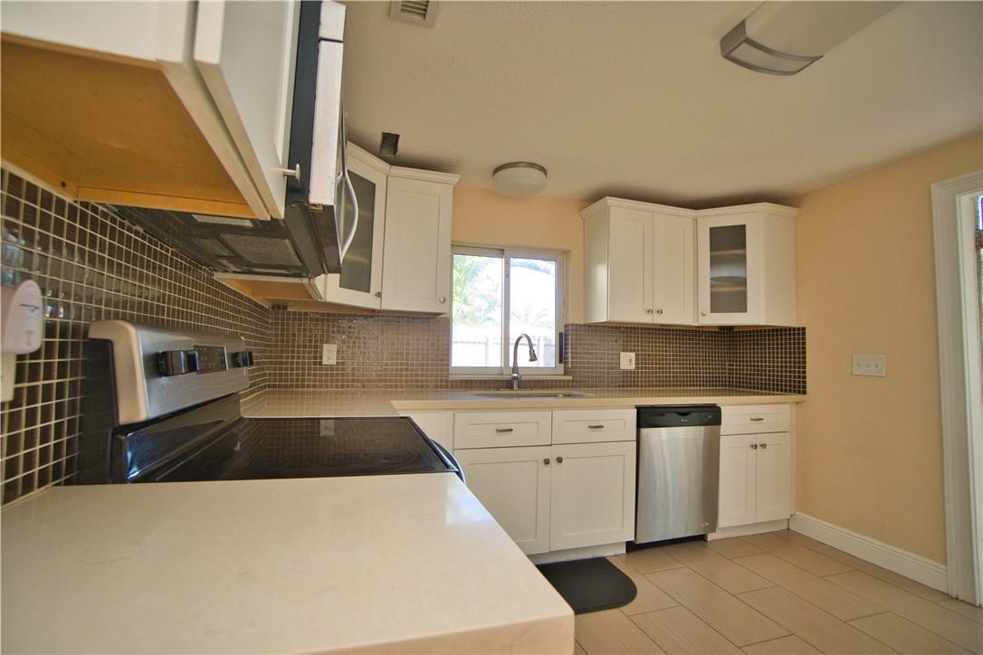 LAUDERDALE 2-9 D - Residential Lease