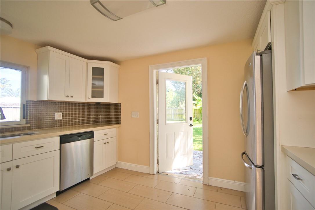 LAUDERDALE 2-9 D - Residential Lease