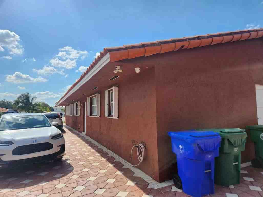 1195 NW 30TH Place