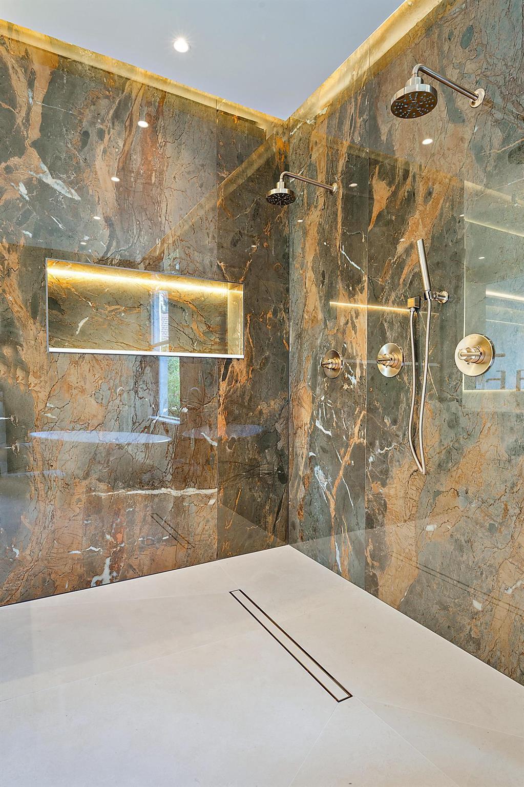 HERITAGE OAKS - Residential