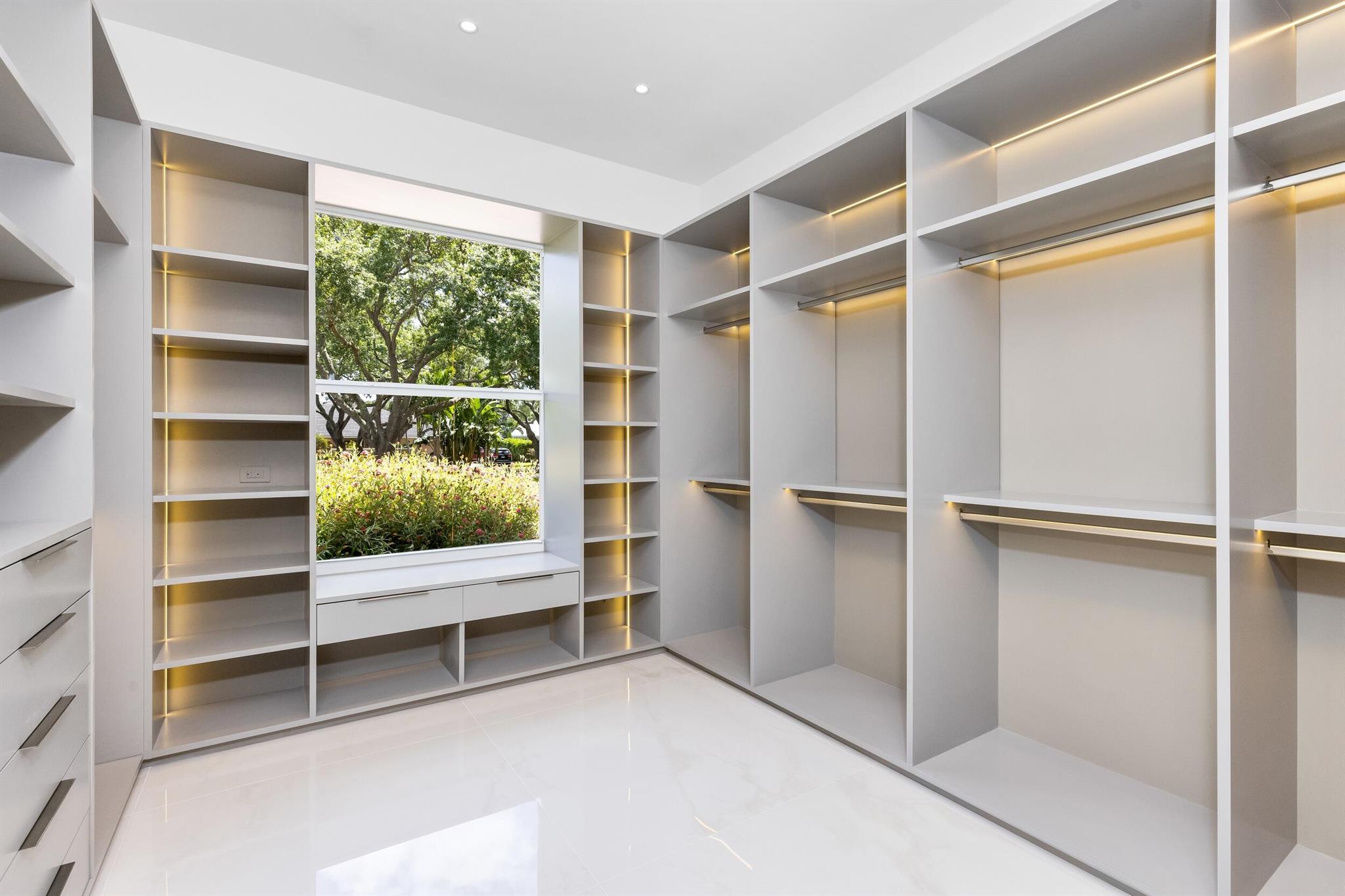 HERITAGE OAKS - Residential