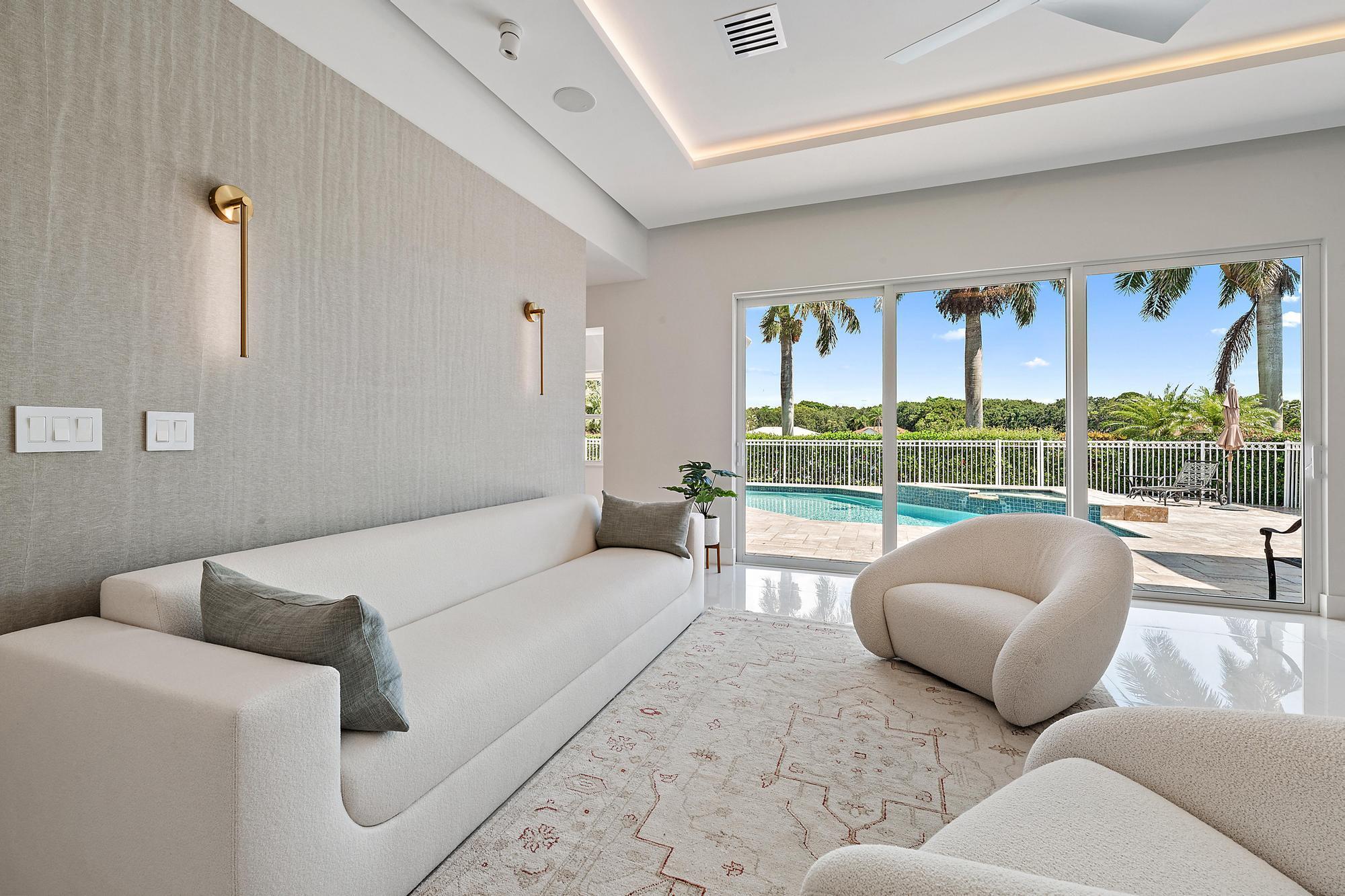 HERITAGE OAKS - Residential