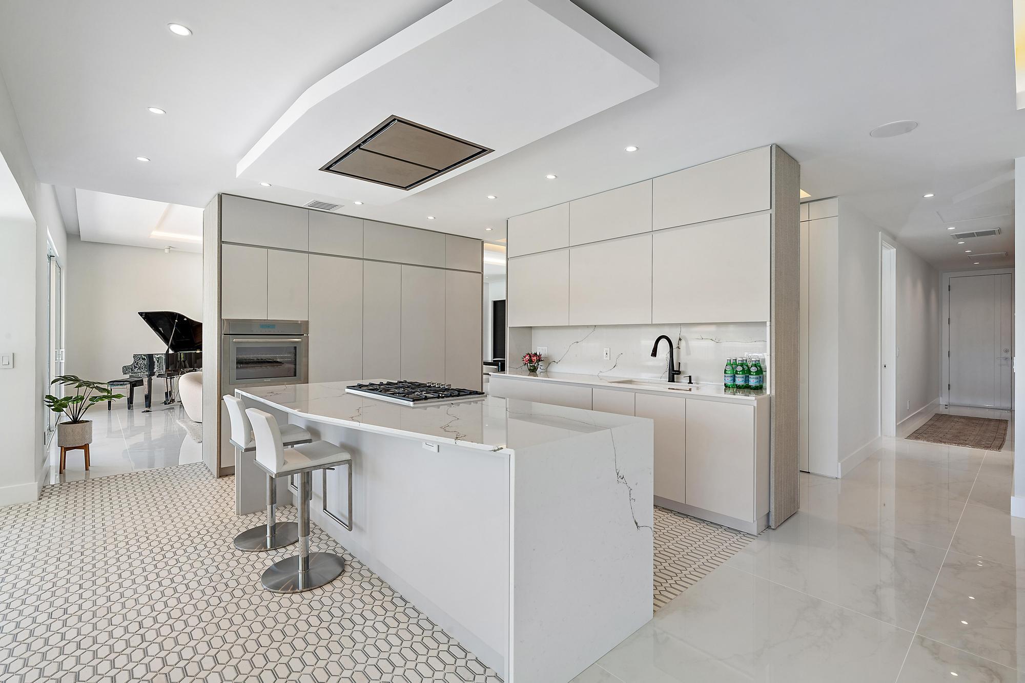 HERITAGE OAKS - Residential