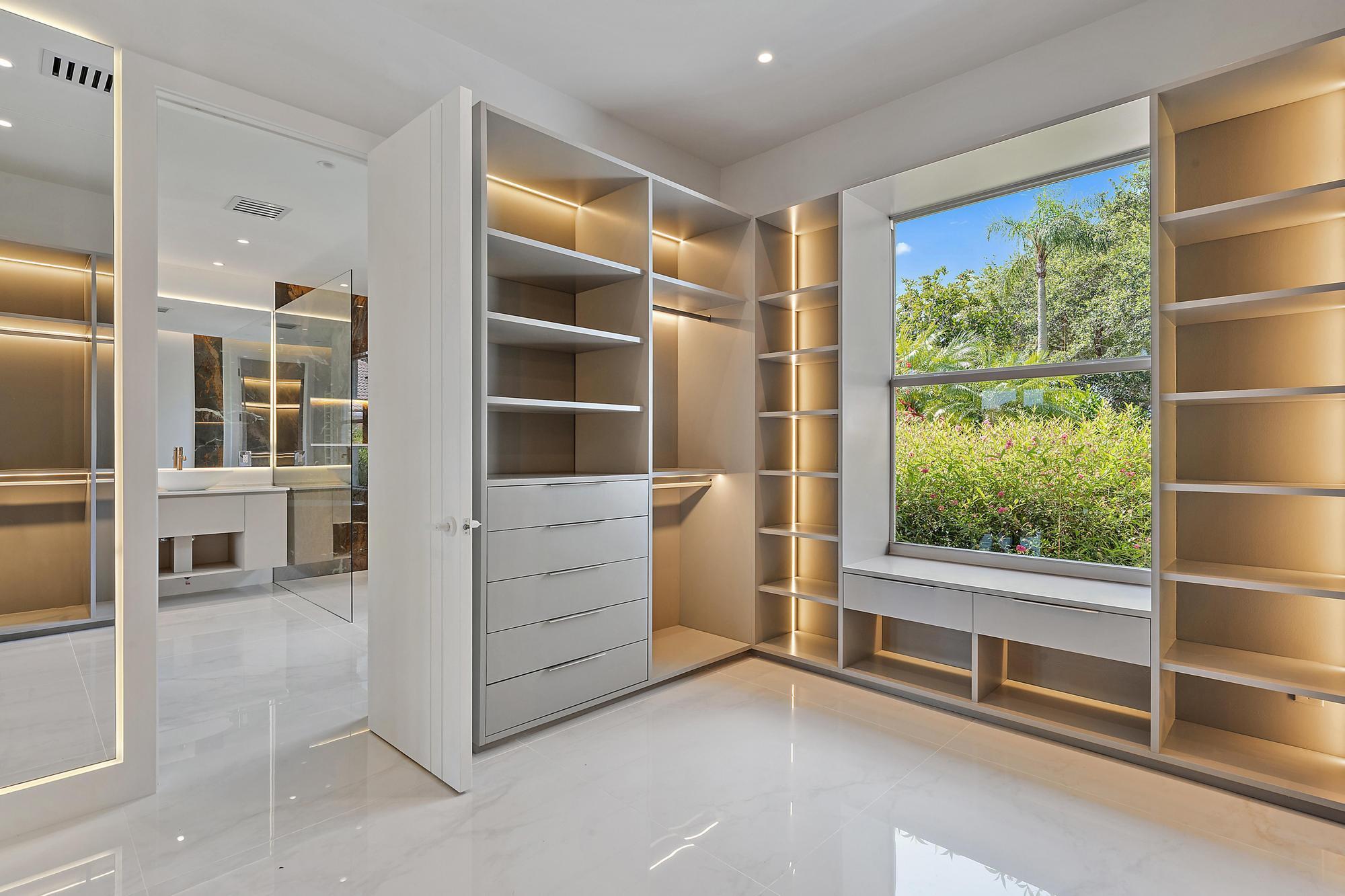 HERITAGE OAKS - Residential