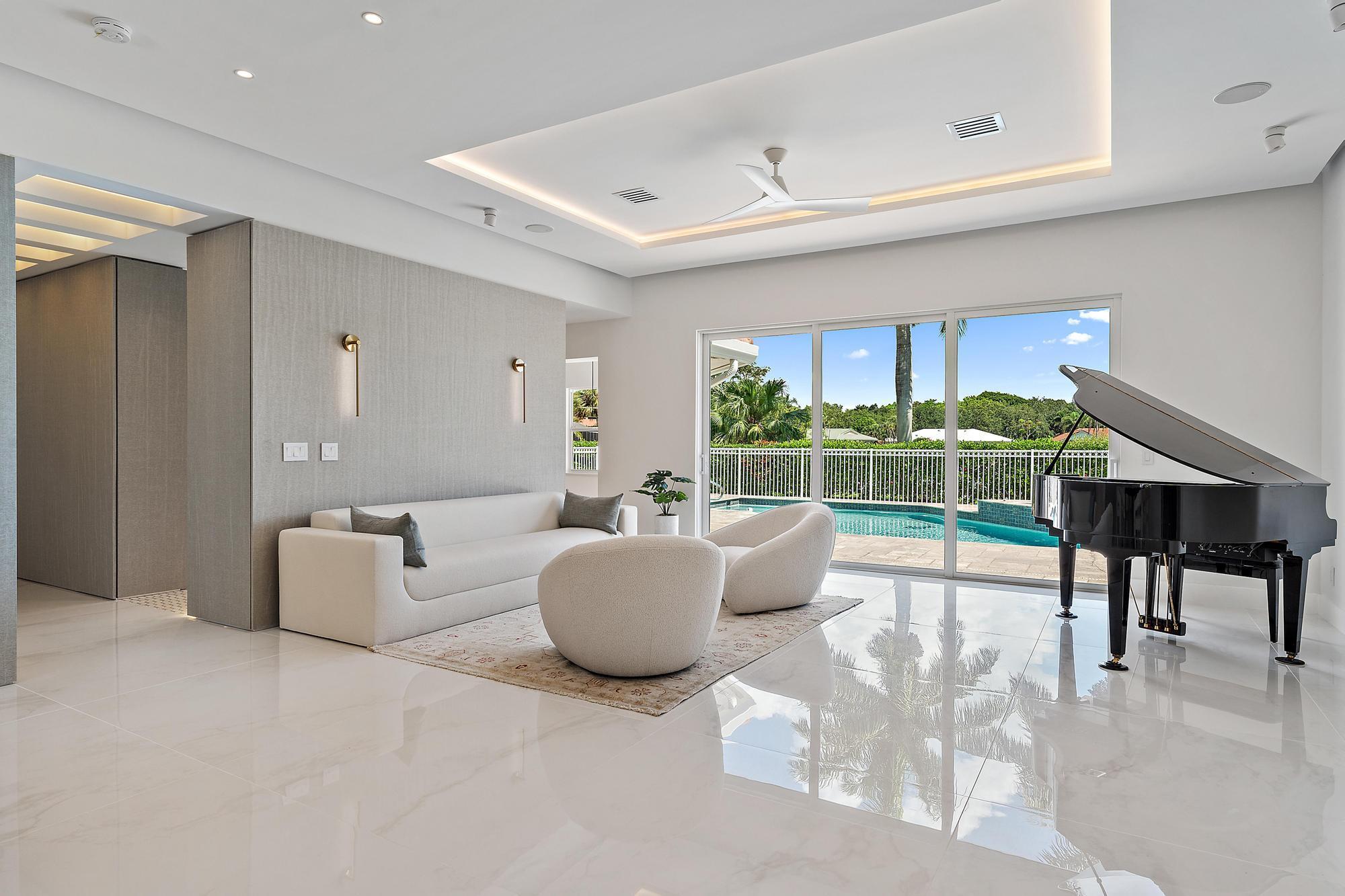 HERITAGE OAKS - Residential