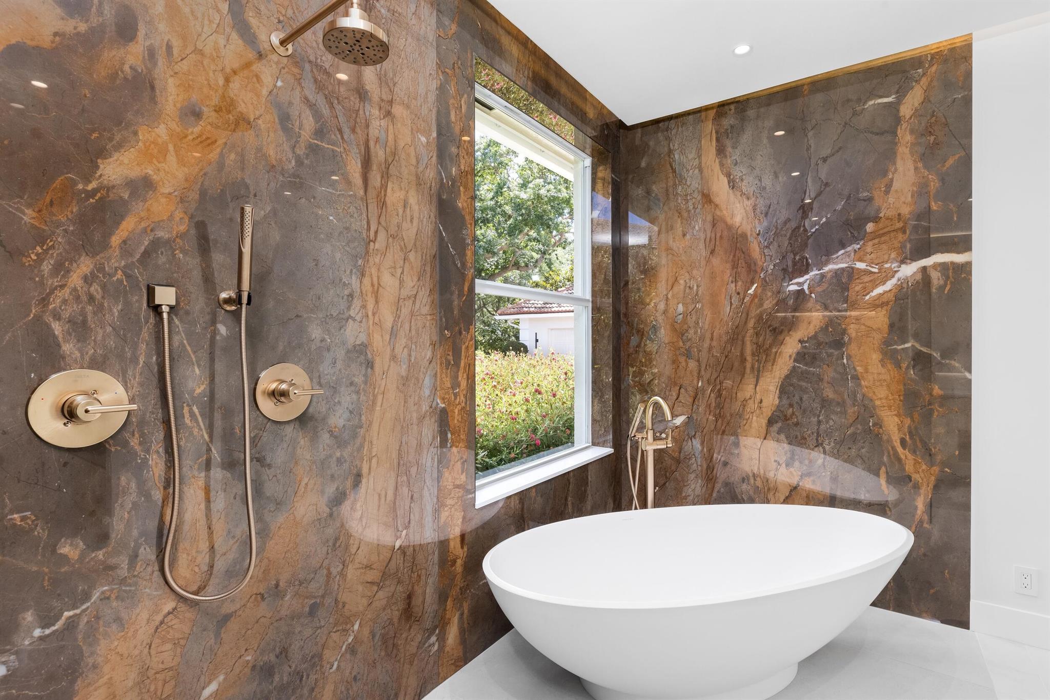 HERITAGE OAKS - Residential