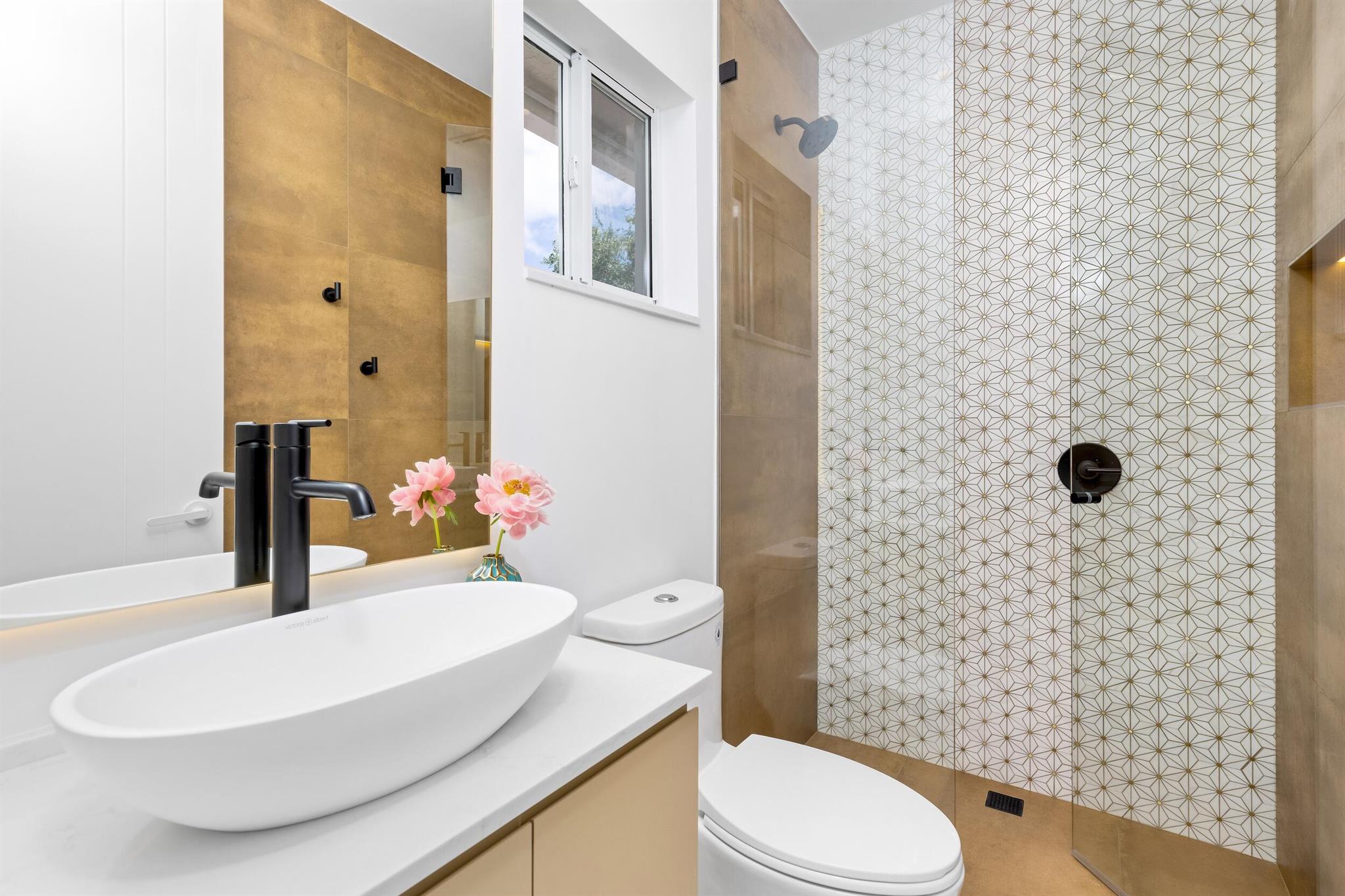 HERITAGE OAKS - Residential