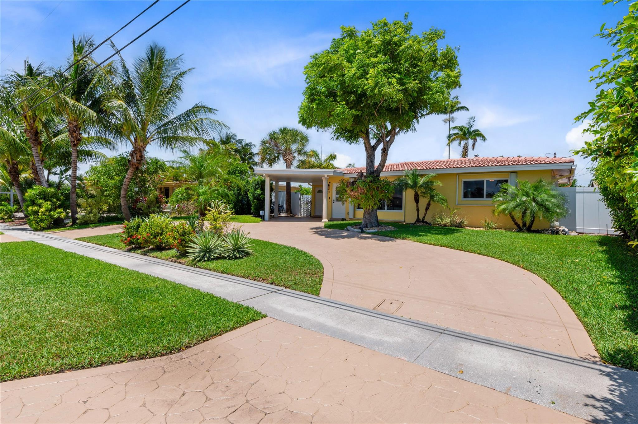 231 SE 9th Ct