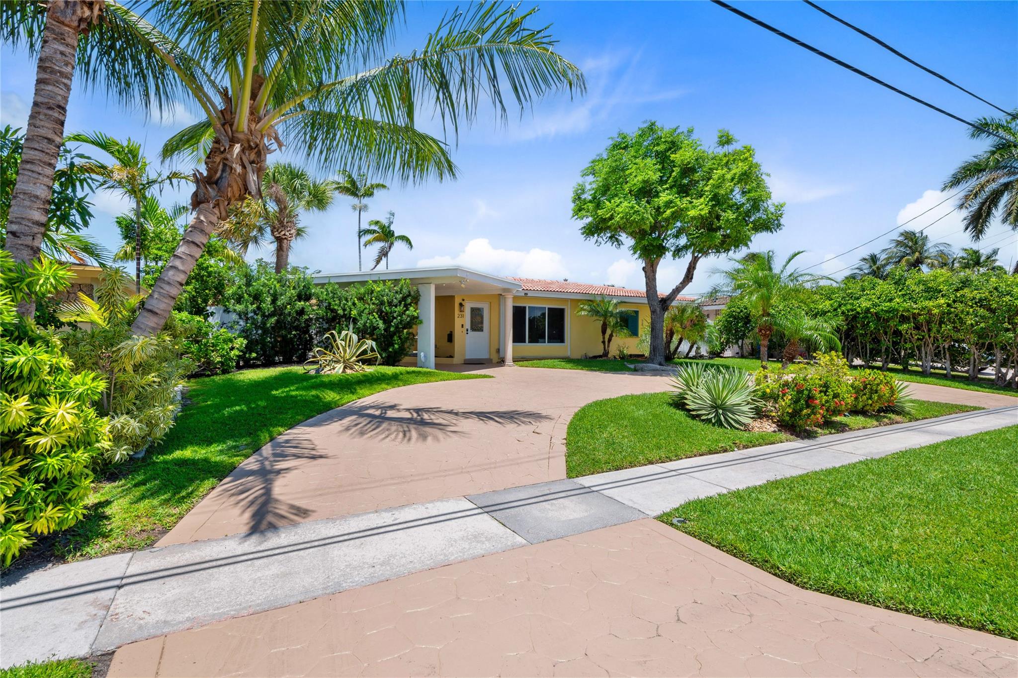 231 SE 9th Ct