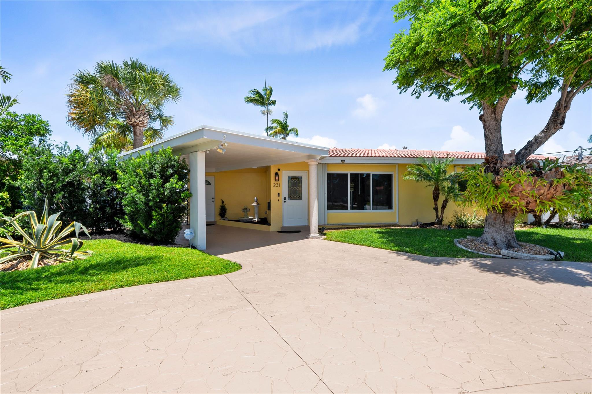 231 SE 9th Ct