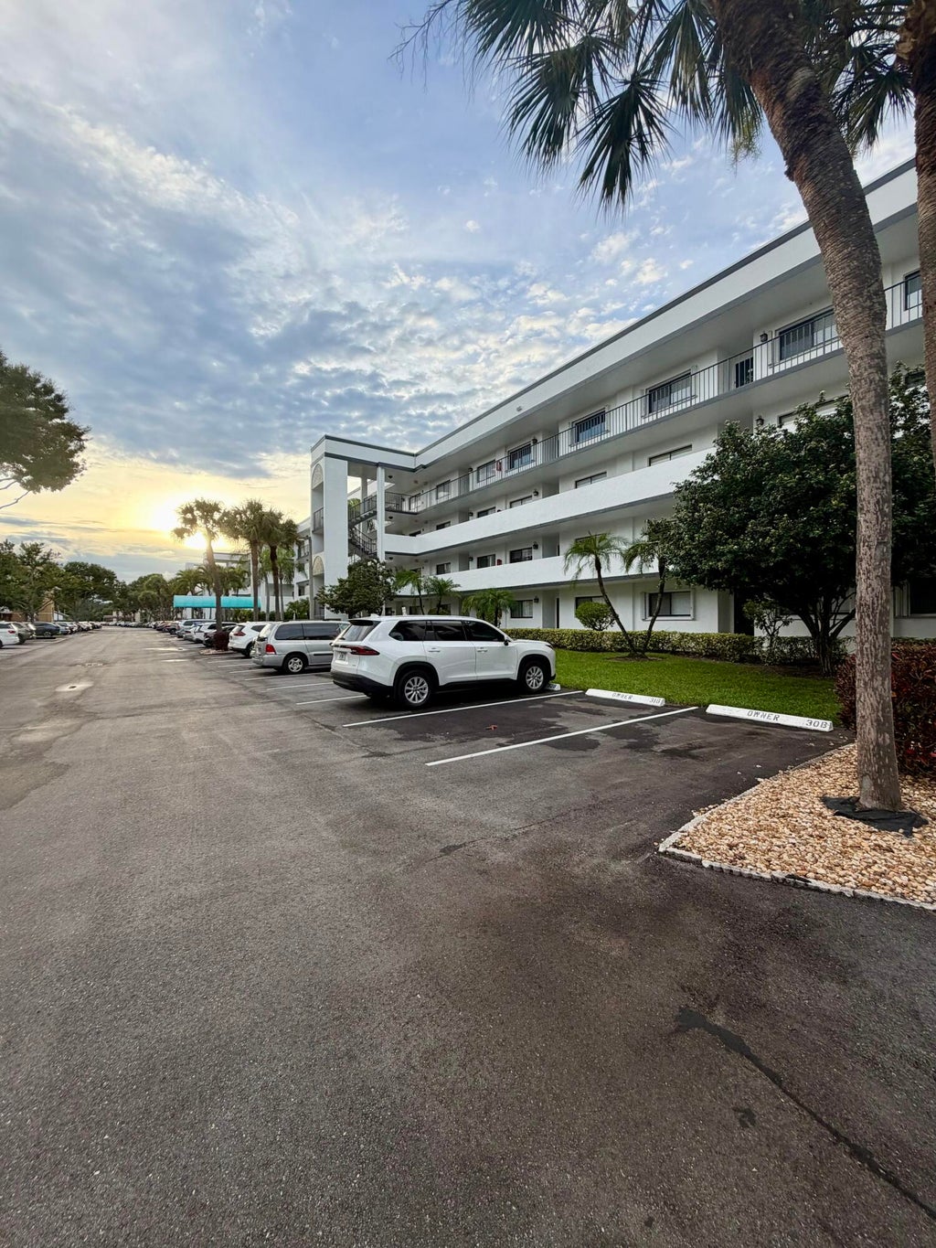 Photo of 4725 LUCERNE LAKES BLVD E #214, Lake Worth, FL 33467 (MLS # B26071612)