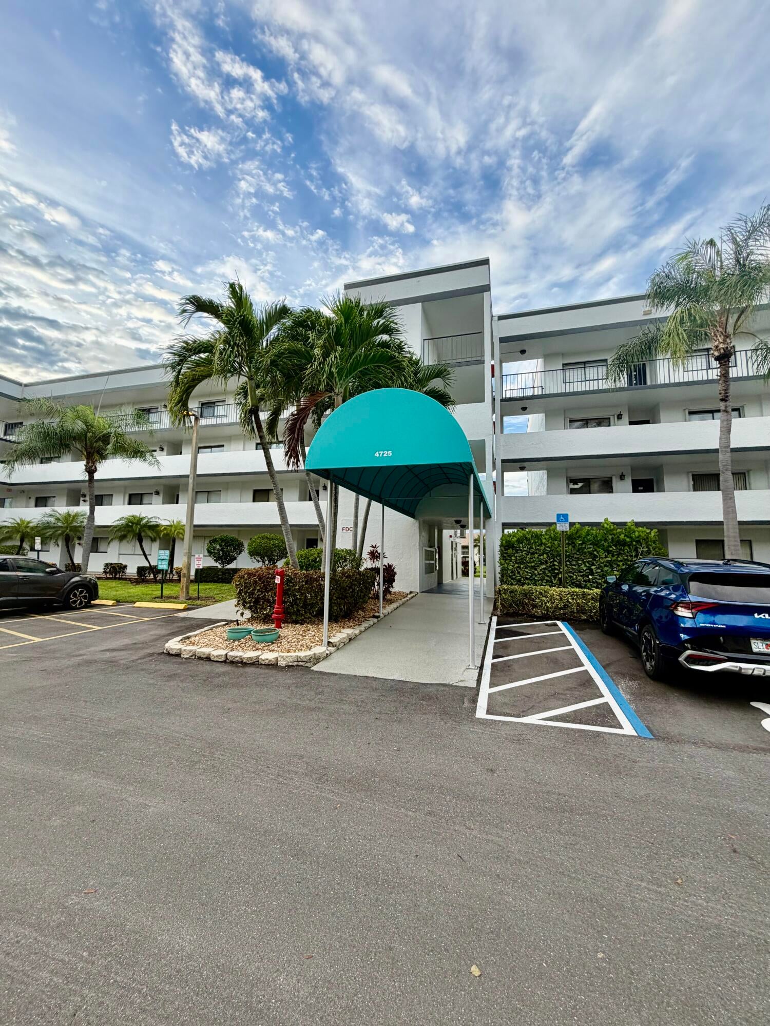 4725 LUCERNE LAKES E 214