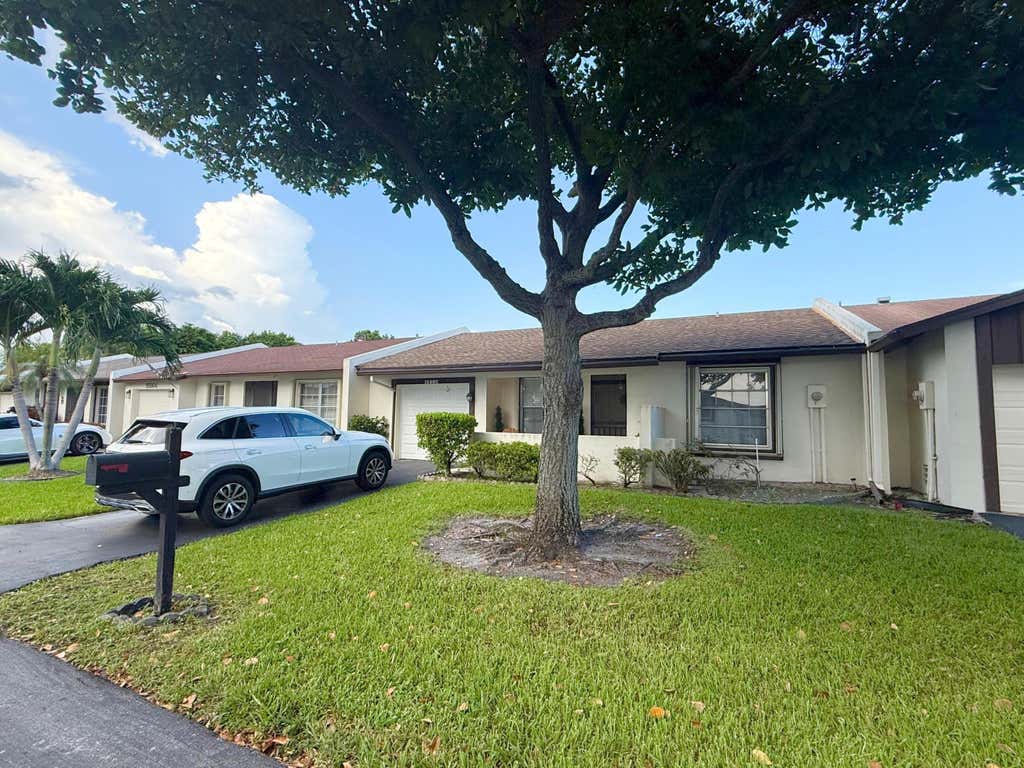 Photo of 15860 Laurel Oak Circle, Delray Beach, FL 33484 (MLS # B26048816)