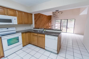 country club village - Residential Income