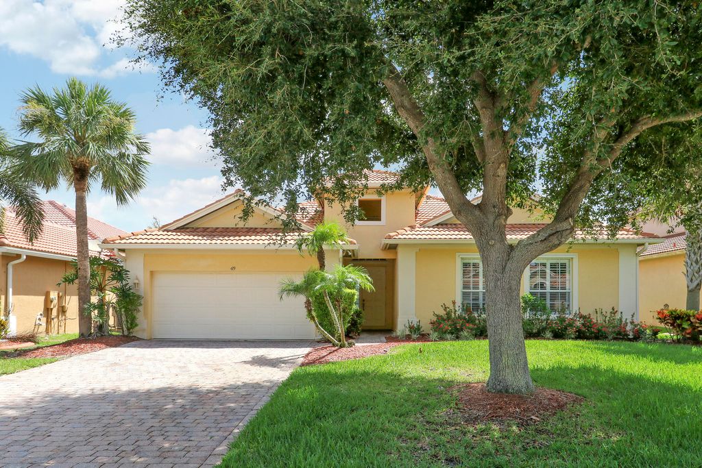 Photo of 419 NW Sheffield Circle, Port Saint Lucie, FL 34983 (MLS # R11113678)
