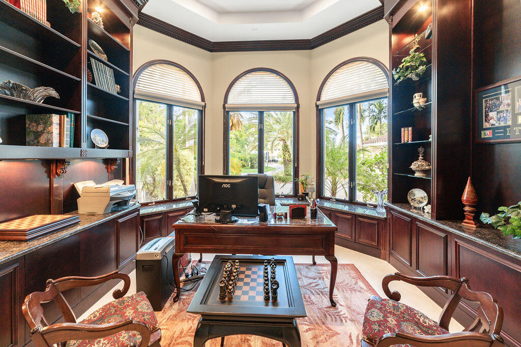 SEVEN ISLES - Residential