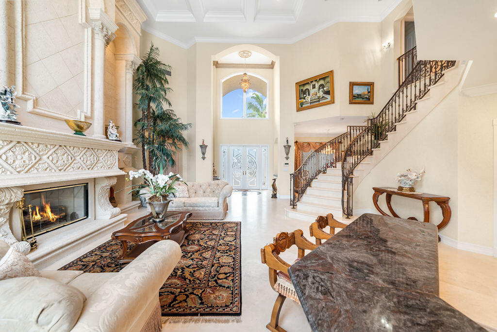 SEVEN ISLES - Residential