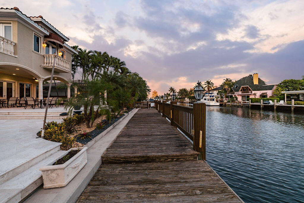 SEVEN ISLES - Residential