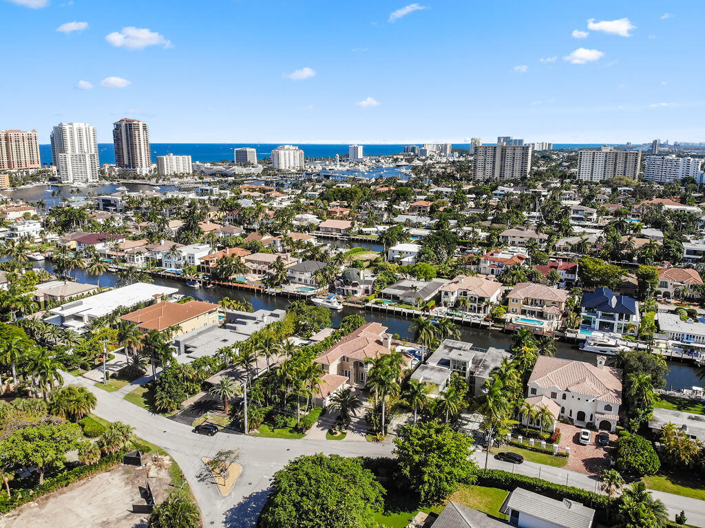 SEVEN ISLES - Residential