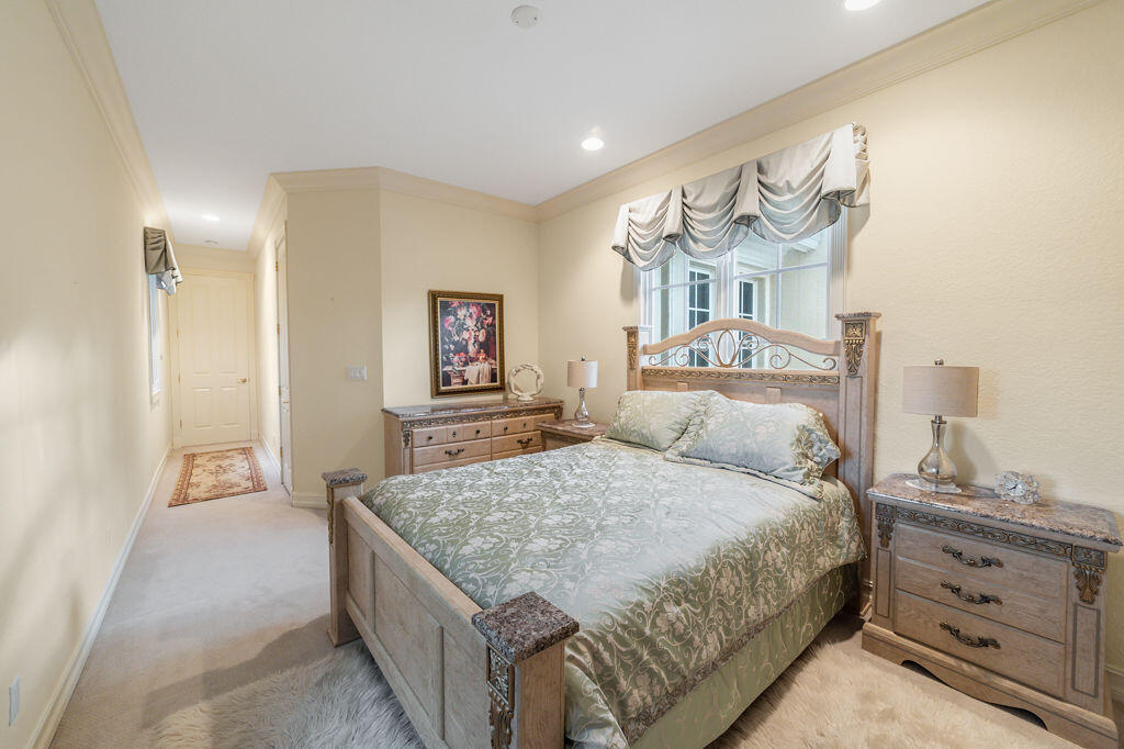 SEVEN ISLES - Residential