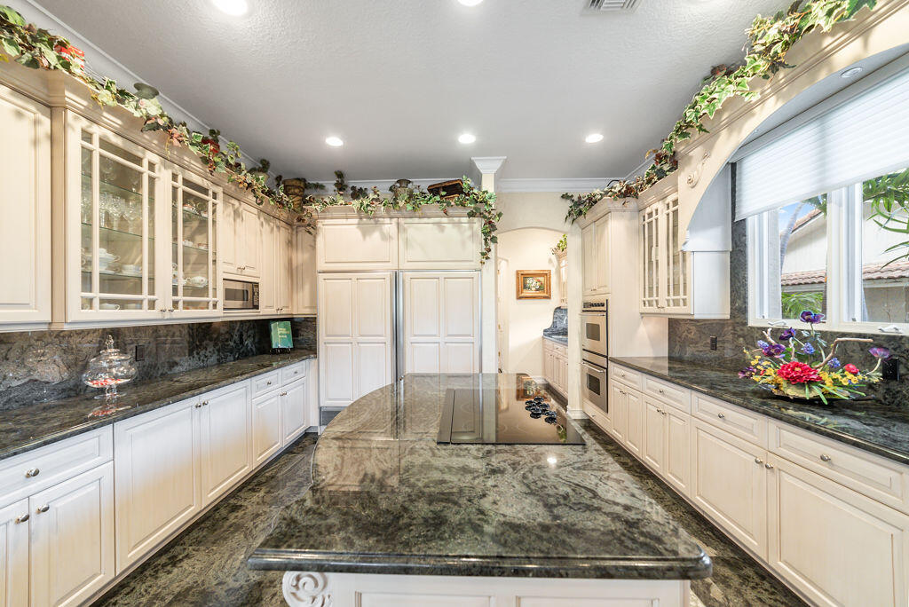 SEVEN ISLES - Residential