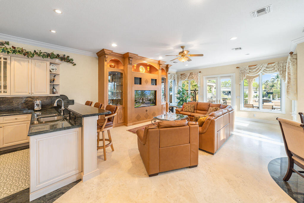 SEVEN ISLES - Residential