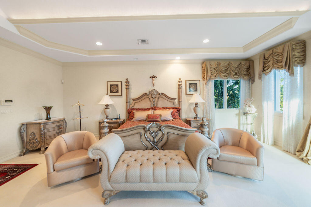 SEVEN ISLES - Residential