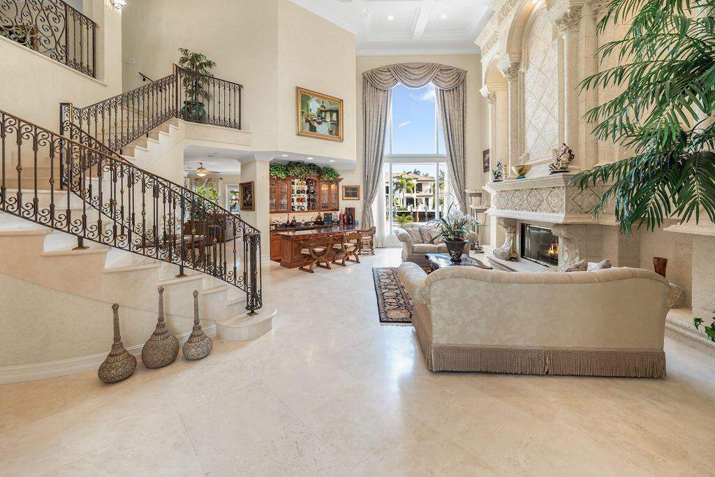 SEVEN ISLES - Residential