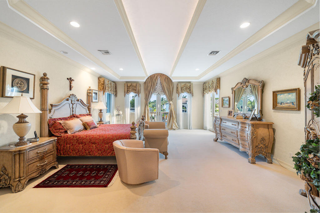 SEVEN ISLES - Residential