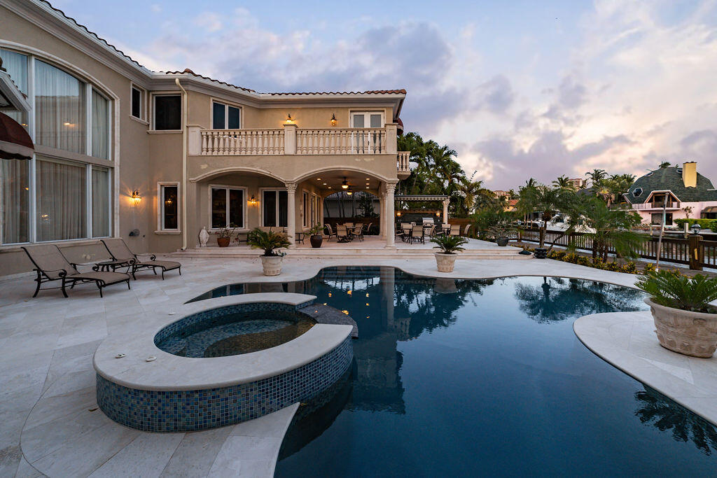 SEVEN ISLES - Residential