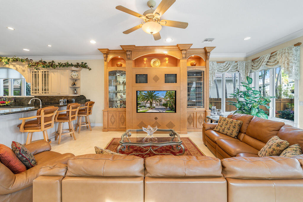 SEVEN ISLES - Residential