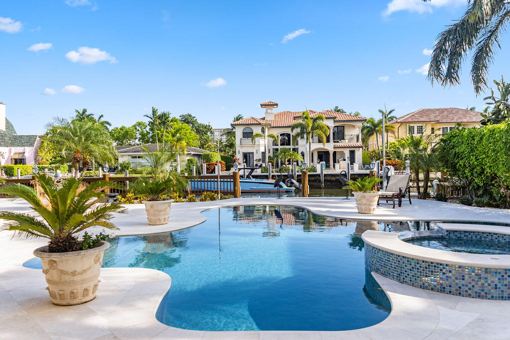 SEVEN ISLES - Residential