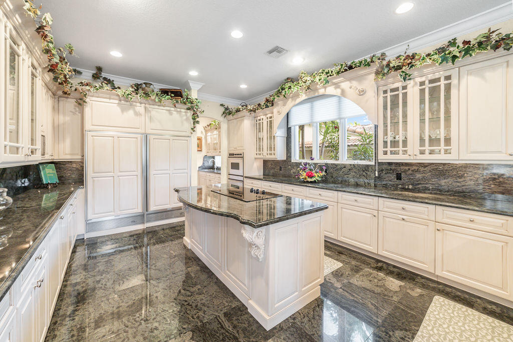 SEVEN ISLES - Residential