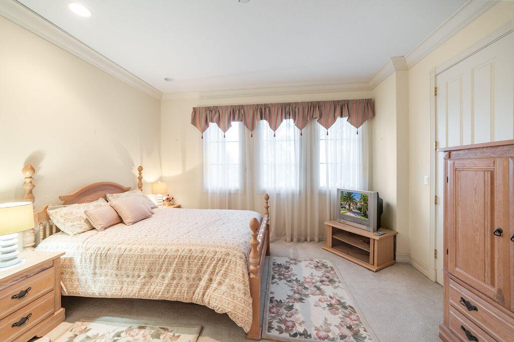 SEVEN ISLES - Residential