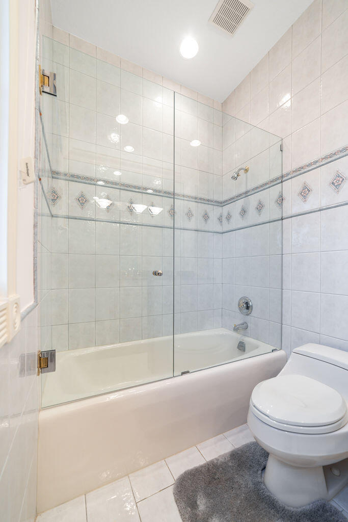 SEVEN ISLES - Residential