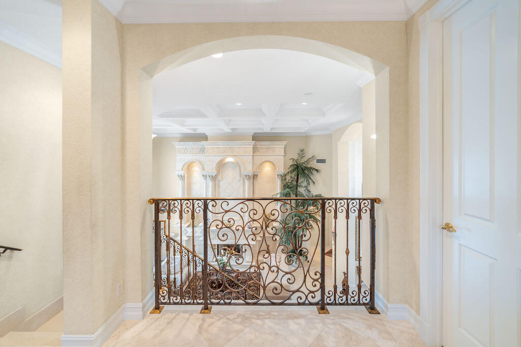 SEVEN ISLES - Residential