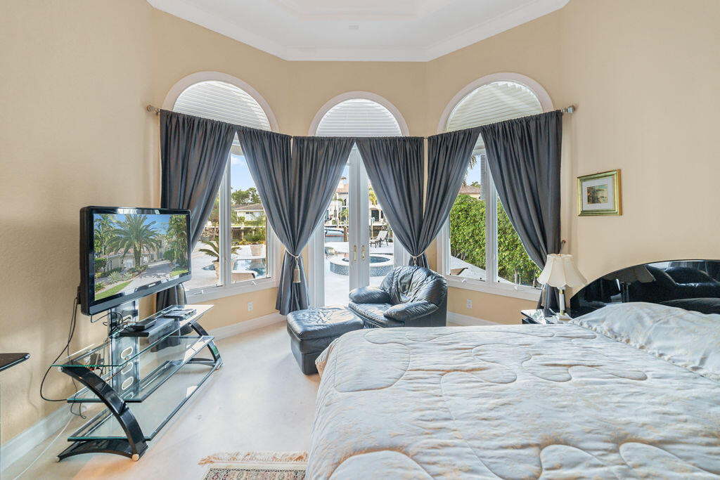 SEVEN ISLES - Residential