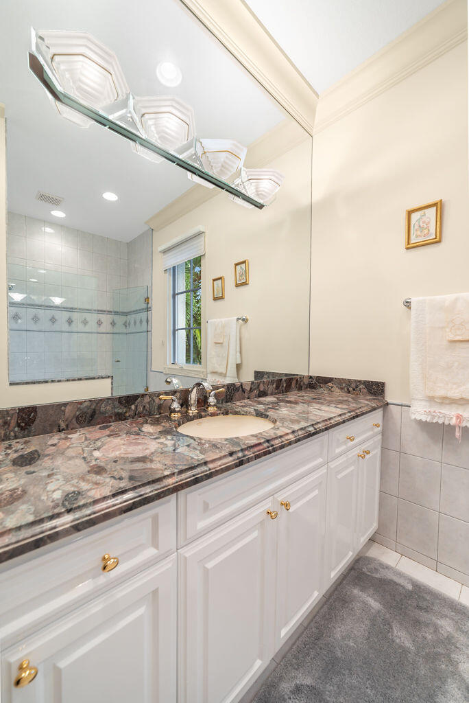 SEVEN ISLES - Residential