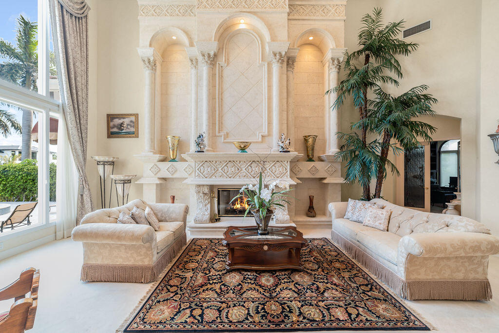 SEVEN ISLES - Residential