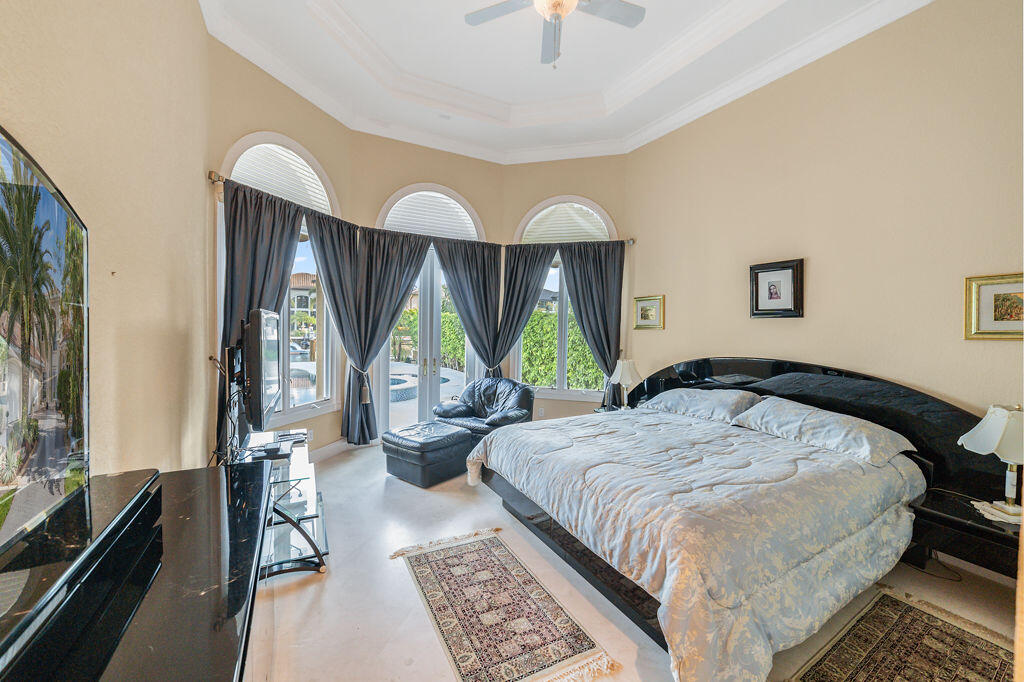 SEVEN ISLES - Residential