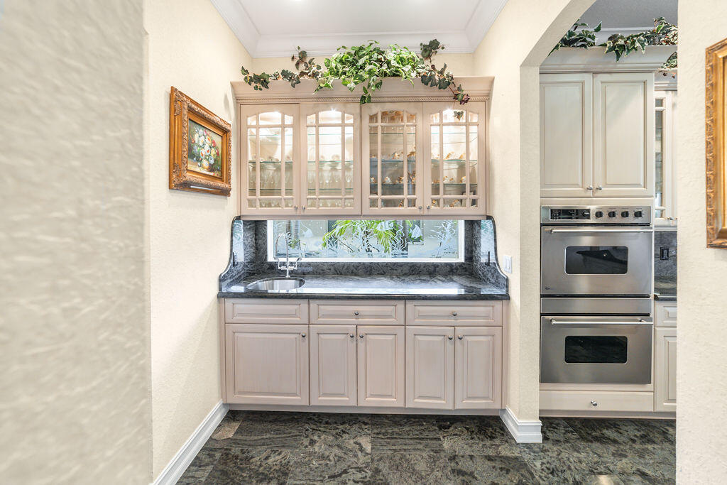 SEVEN ISLES - Residential