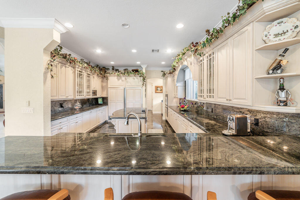 SEVEN ISLES - Residential