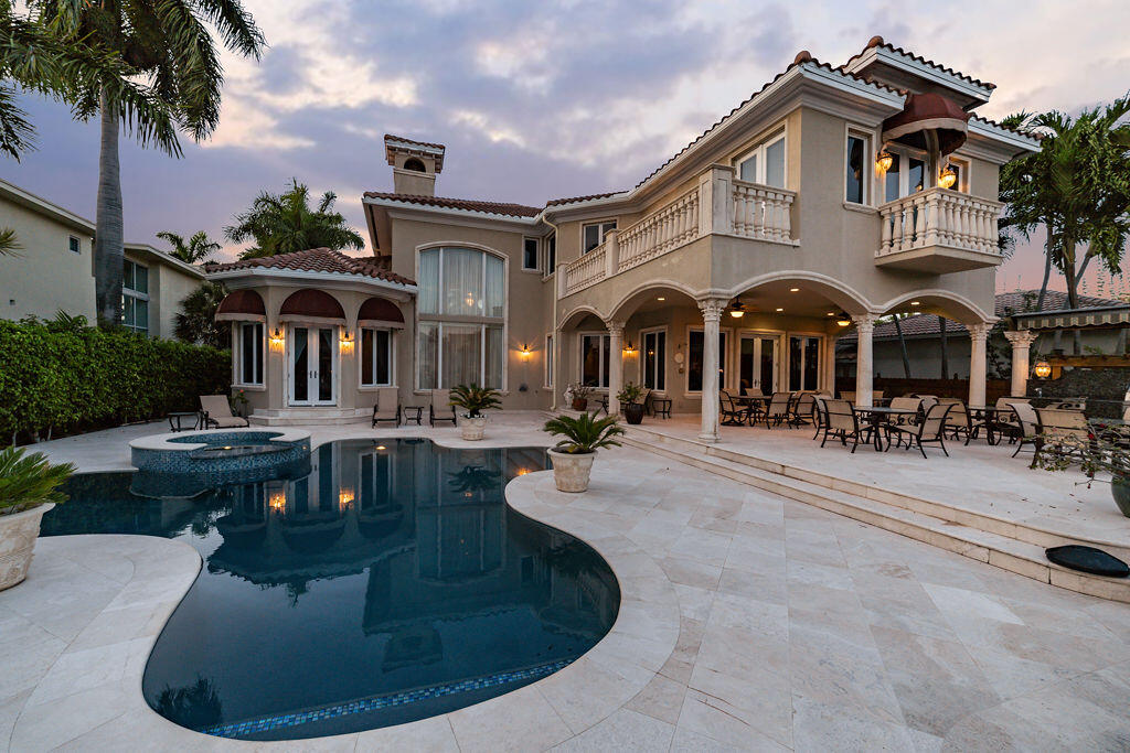 SEVEN ISLES - Residential